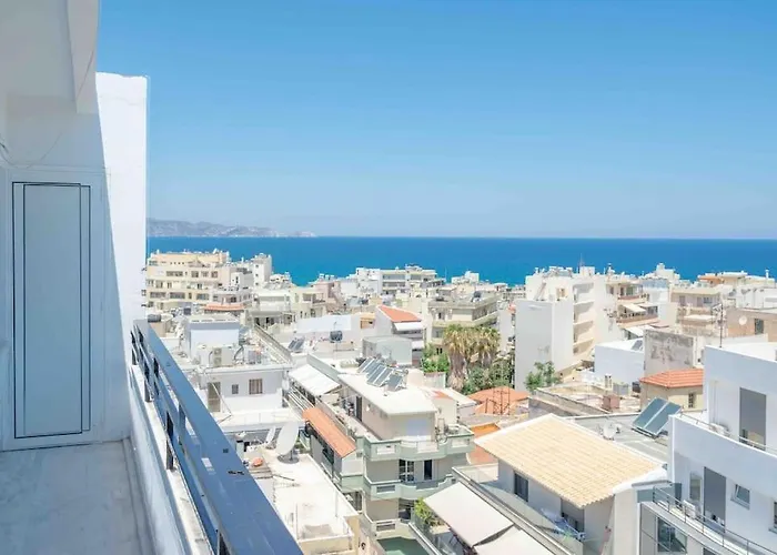Penthouse Studio In Centre With Seaview